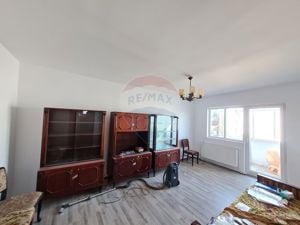 Apartament cu 3 camere de vânzare în zona Central