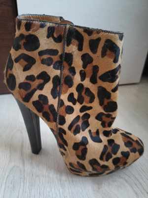 Zara Womens Shoes Fur Leather Boots Booties Designer Leopard Animal Print, Size 39