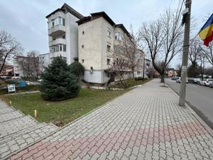 Proprietar - Apartament cu 3 camere, 94 mp, zona TRAIAN - PRIMARIE;