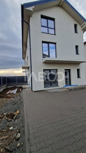 Casa tip duplex in Arhitectilor la stadiul de alb - imagine 2