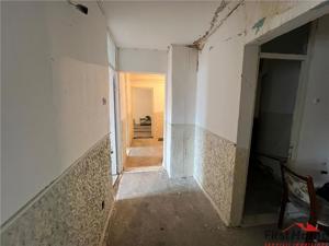 Apartament 3 camere , zona centrala , de renovat ! etaj 3 - imagine 9