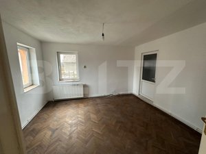 Casa cu 4 camere, 1 bucătărie, 1baie, pivniță, living 207 mp utili. - imagine 4