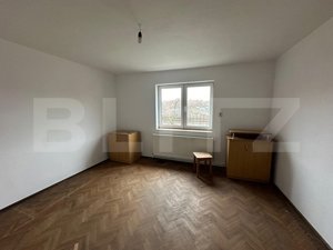 Casa cu 4 camere, 1 bucătărie, 1baie, pivniță, living 207 mp utili. - imagine 3