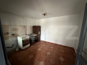 Casa cu 4 camere, 1 bucătărie, 1baie, pivniță, living 207 mp utili. - imagine 10