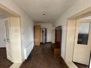 Casa cu 4 camere, 1 bucătărie, 1baie, pivniță, living 207 mp utili. - imagine 2