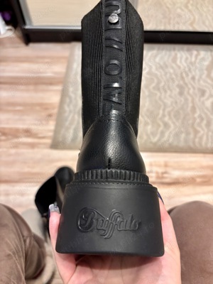 Ghete Buffalo nr 37 noi