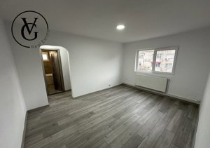 Apartament 2 camere nemobilat - zona Poarta 6 - imagine 3