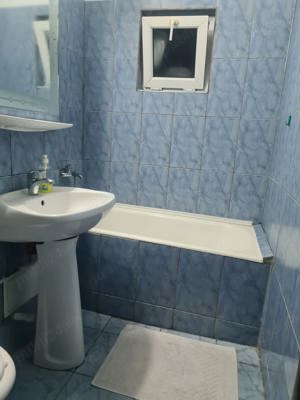 inchiriez apartament 3 camere  - imagine 2