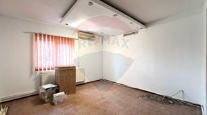 Spatiu comercial/de birouri de inchiriat- zona Centrala, acces stradal - imagine 2