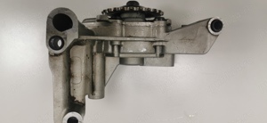 Pompa ulei originala 03G115105 VW Golf 5 2.0 tdi - imagine 2