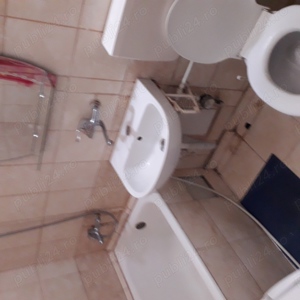 Proprietar vand apartament 1 camera in lipovei str martir zabulica bloc A15 - imagine 2