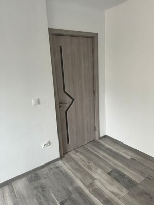 Apartament 2 camere,  complet renovat  - imagine 2