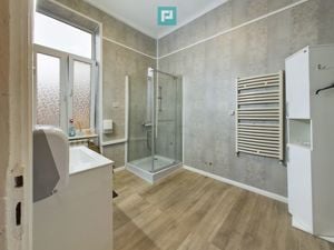 Apartament Central Renovat – Spațiu Generos la Piața Unirii - imagine 11