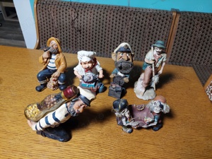 vând figurine ornament