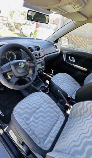 Skoda Fabia 1.2 benzină 104100 km ÎNMATRICULATĂ - imagine 2