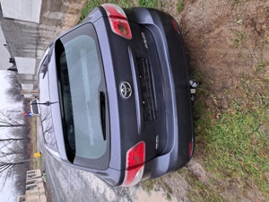 Dezmembrez toyota avensis 2.0 diesel din anul 2009