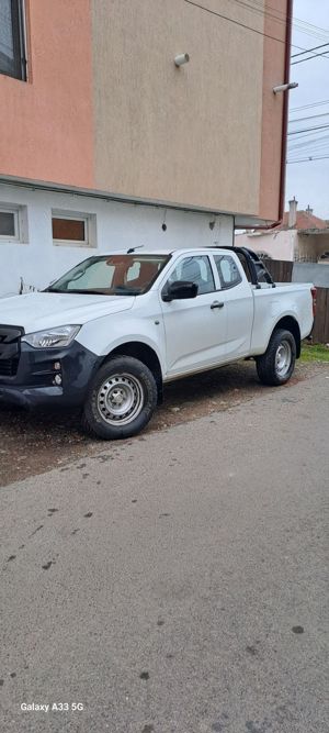 Isuzu D-Max 1.9TD, 4x4 , 4 locuri , cutie Automata , 29.000km - 23.996 Euro+tva - imagine 2