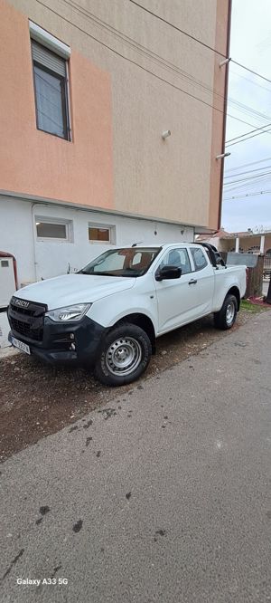 Isuzu D-Max 1.9TD, 4x4 , 4 locuri , cutie Automata , 29.000km - 23.996 Euro+tva - imagine 3