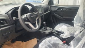 Isuzu D-Max 1.9TD, 4x4 , 4 locuri , cutie Automata , 29.000km - 23.996 Euro+tva - imagine 4