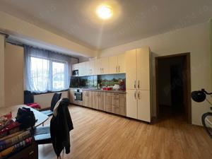 De vanzare apartament cu 3 camere - imagine 2