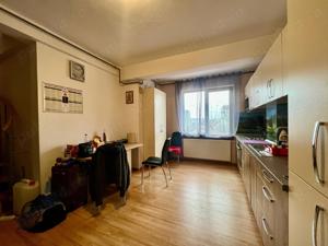 De vanzare apartament cu 3 camere - imagine 8