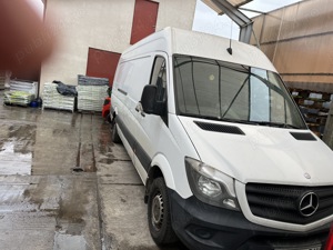 Vând autoutilitară Mercedes Benz Sprinter an 2014 preț  9000 Euro - imagine 2