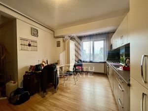 Apartament pe 2 niveluri, 3 camere, 2 bai, lift, zona Lunei - imagine 3