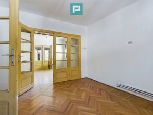 Casă de vânzare cu 4 camere în Pâncota central - imagine 5