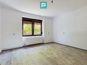 Casă de vânzare cu 4 camere în Pâncota central - imagine 3