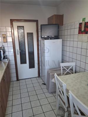 Apartament 2 camere, mobilat, cu balcon inchis, aproape de mall si transport public - imagine 6