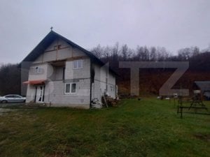 Casa 2 nivele, 6 camere, 150 mp utili, teren 3300 mp, zona Mijloceni Bargaului - imagine 2