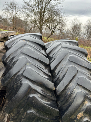 2 Cauciucuri spate tractor - 16.9 / R34 - second hand - imagine 4