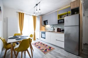 Inchiriez  apartament cu doua camere