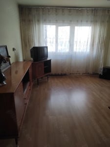 Ap 4 camere dec etj 1 zona centrală 