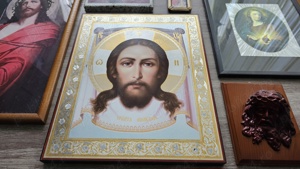 Icoane, crucifixe, rozare și bibelouri creștine religioase - imagine 4