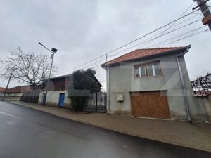 Casa individuala, 2 camere, 85 mp, zona Cugir - imagine 1