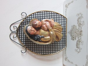 cadou rar Fecioara Maria cu pruncul decoratiune handmade Germania 1980