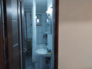 Se ofera spre vanzare apartament 2 camere ,et 4 ,zona Ostroveni ,Rm  valcea - imagine 4