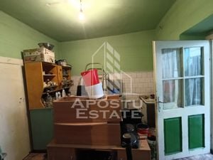 Casa la curte comuna, necesita renovare, situata in zona Dambovita. - imagine 3