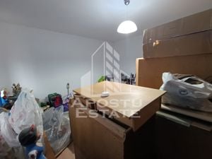 Casa la curte comuna, necesita renovare, situata in zona Dambovita. - imagine 5