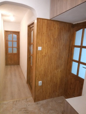 închiriez apartament 2 camere, decomandat, balcon, centala, termopane, dublu izolat - imagine 4