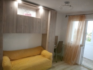 închiriez apartament 2 camere, decomandat, balcon, centala, termopane, dublu izolat - imagine 2