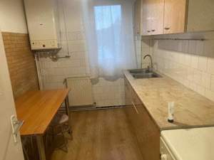 Vand apartament 3 camere,etaj 1 ciresica