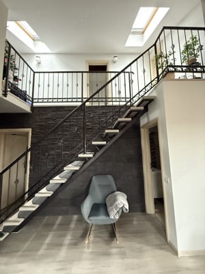 Proprietar vând apartament tip loft cu scară interioară + loc de parcare inclus