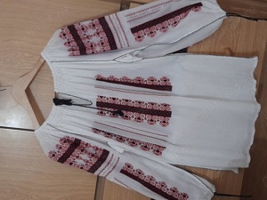 Vând ie românească cusuta manual pe panză topita 