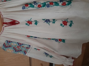 Ie românească cusuta manual pe pânză topita bumbac 