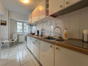 Închiriez apartament cu 4 camere, 112 mp, Bd. Decebal, Pta. Alba Iulia - imagine 9