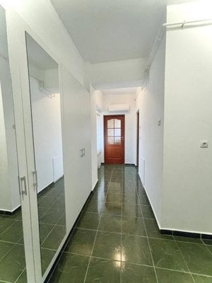 Apartament cu 2 camere, 54 mp, zona centrala - imagine 2