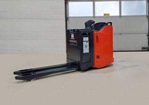 Stivuitor electric cu operator purtat Linde T20SP | Capacitate de încărcare  2000 kg