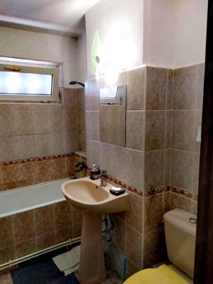 Închiriez apartament 2 camere - imagine 4